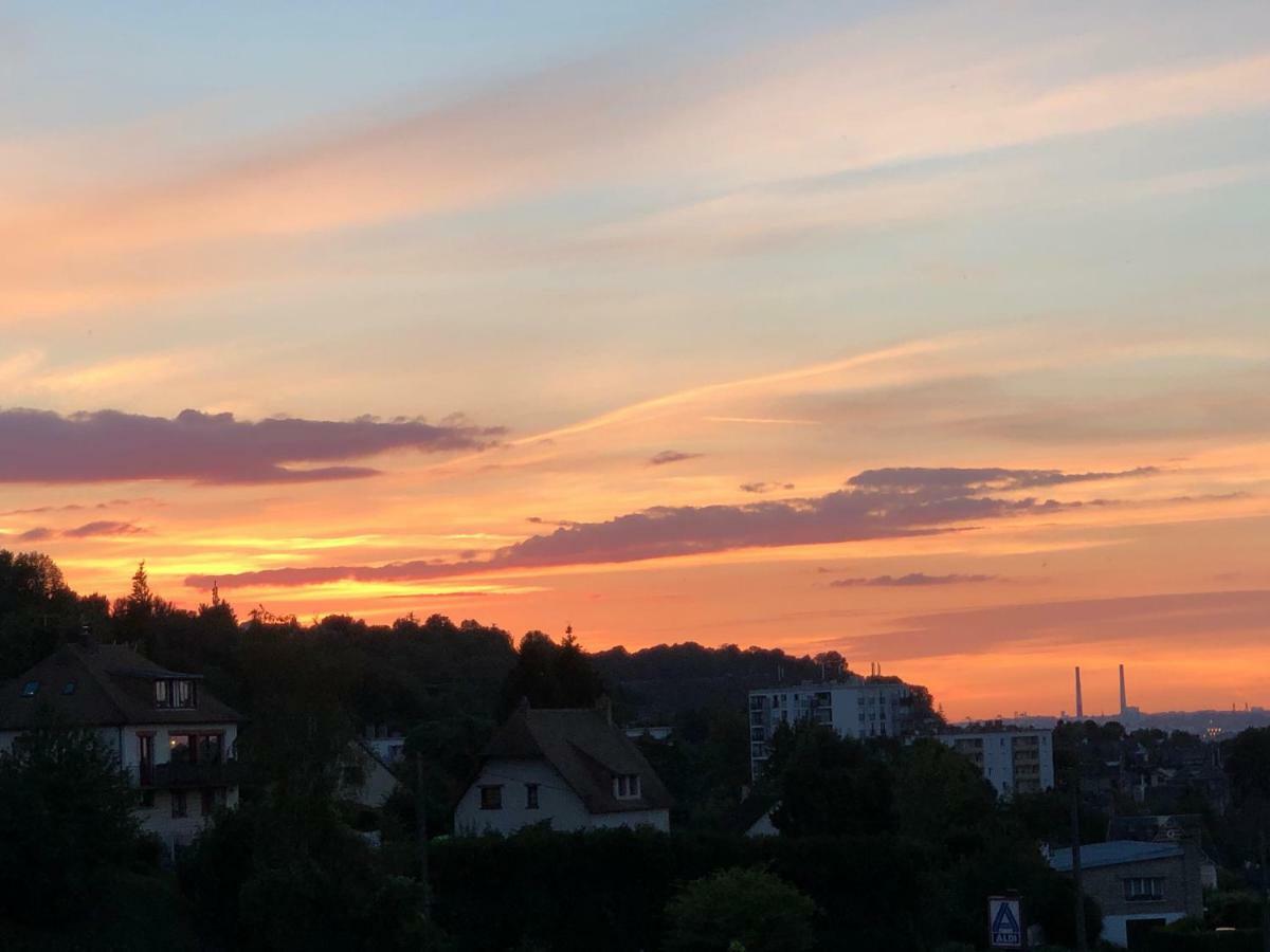 Aux Lettres Du Lavoir La Riviere-Saint-Sauveur Екстер'єр фото